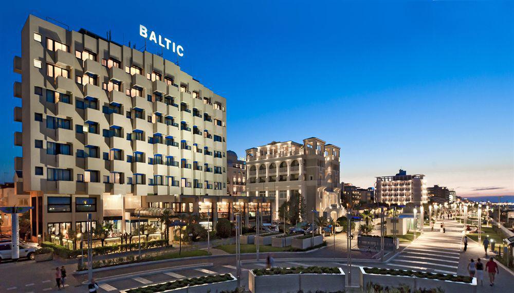 Hotel Baltic Riccione-Fronte Mare Екстериор снимка
